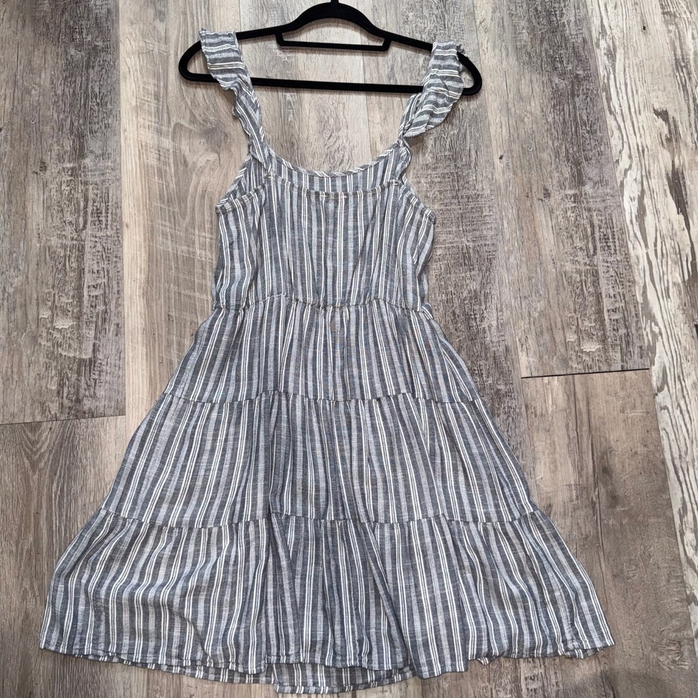 Pink Lily Stripe Tiered Midi Dress Women's Size M Blue White Ruffle Strap